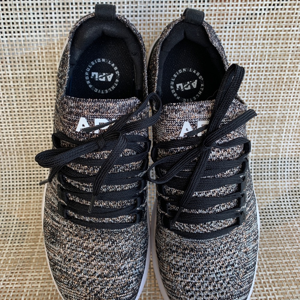 APL Women’s Phantom Sneakers Black/Gold/White US 7 EUR 37